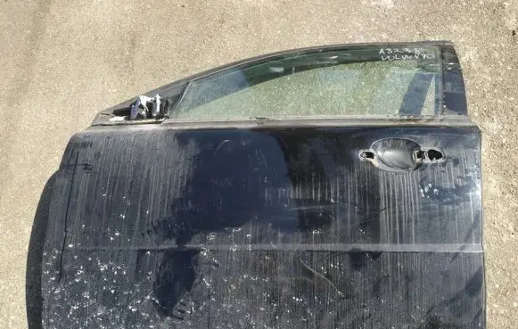Volvo V70 Front door juodos