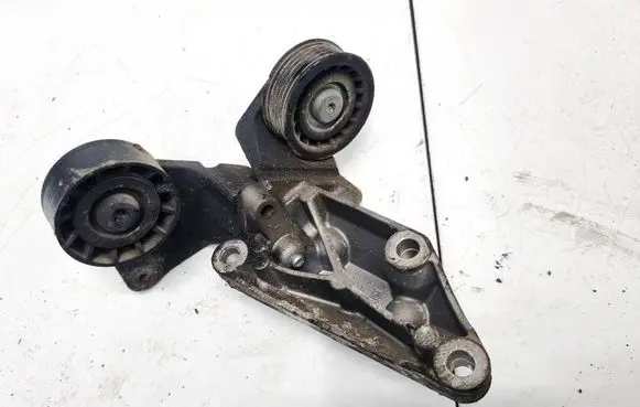 Ford Mondeo Mk III Engine mounting bracket XS7E10039AD XS7E-10039-AD