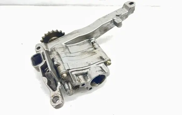 Mercedes-Benz E W211 Oil pump A6421810547