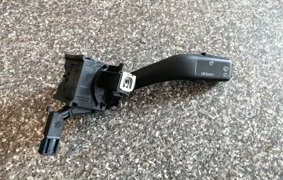 Volkswagen Touran I Wiper control stalk 1K0953519A