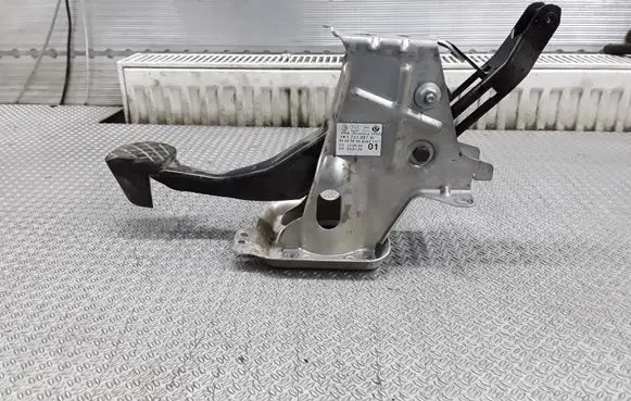 Skoda Octavia Mk2 (1Z) Brake pedal 1K1721057N