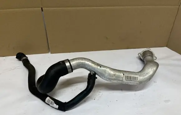 Engine coolant pipe/hose