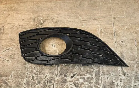 Seat Exeo (3R) Front bumper lower grill 3R0853666A