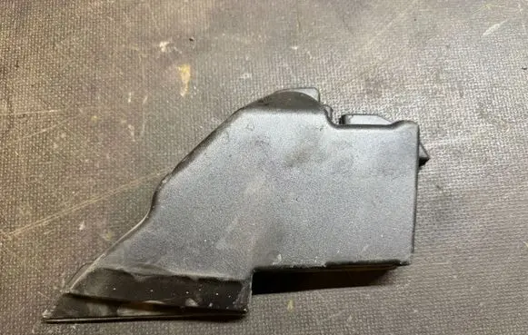 Jeep Grand Cherokee WL Fender foam support/seal 68511010AA 27698D