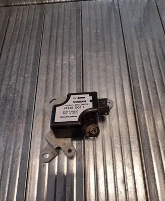 Nissan X-Trail T30 ESP acceleration yaw rate sensor 47930EQ010
