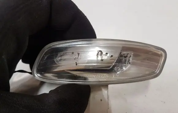Peugeot 308 Front fender indicator light 0105033