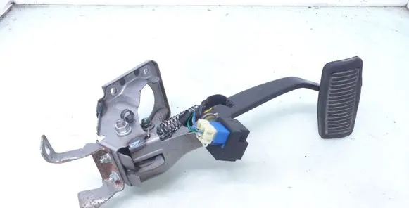Hyundai Santa Fe Brake pedal