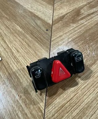 Mercedes-Benz CLK A208 C208 Hazard light switch 2088200310 93343067 501598