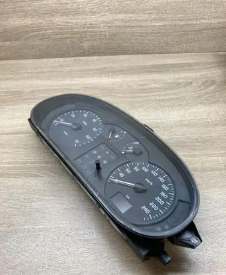 Renault Megane I Speedometer (instrument cluster) 8200071820 EC36U941