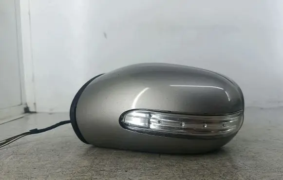 Mercedes-Benz C W203 Front door electric wing mirror