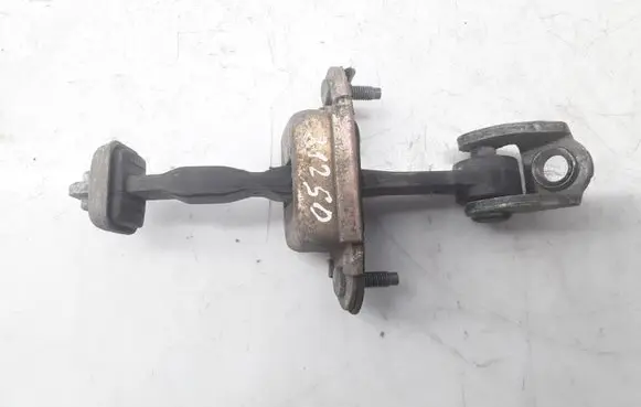 Ford Mondeo Mk III Rear door check strap stopper