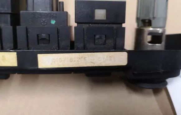 Chrysler PT Cruiser A set of switches 04671622 04671670AB