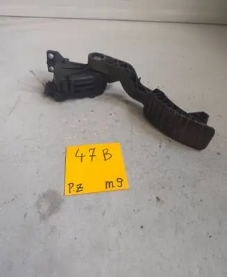 Renault Laguna II Clutch pedal 8PV00811900