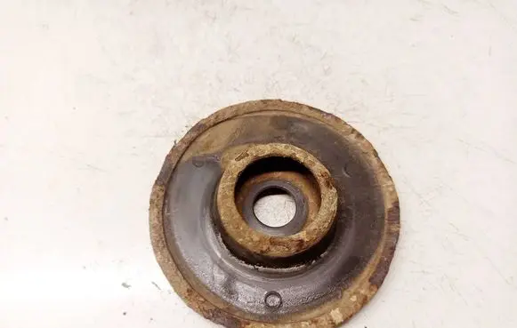 Toyota RAV 4 (XA30) Front coil spring rubber mount 