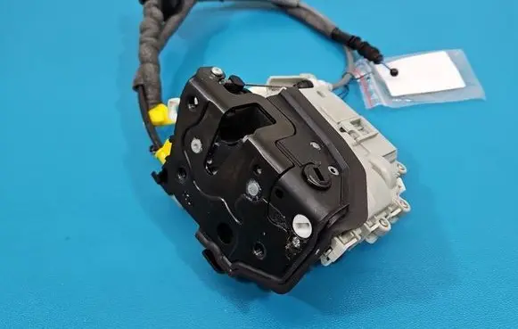 Audi A4 S4 B9 8W Rear door lock 8X0839016E IMPRK1571220