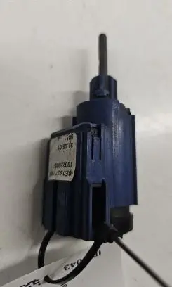 Volkswagen Golf IV Brake pedal sensor switch 8E0927189