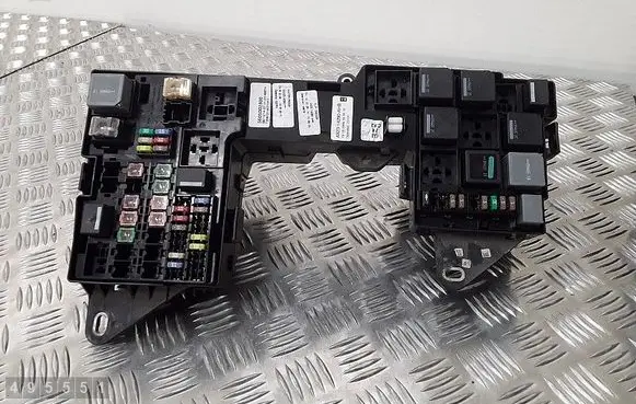Jaguar XF X250 Fuse module AX2314290AHB