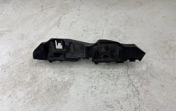 Opel Insignia B Front bumper mounting bracket 39204262
