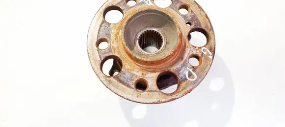 Rear wheel hub