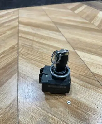 Mercedes-Benz C W204 Ignition lock A2079052600