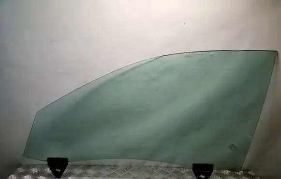 Audi A4 S4 B7 8E 8H Front door window glass four-door 