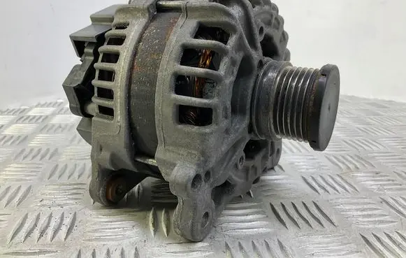 Audi A5 8T 8F Generator/alternator 03L903017
