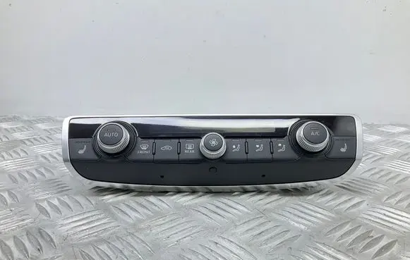 Audi A3 S3 8V Climate control unit 8V0820043A