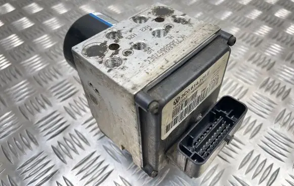 Volkswagen PASSAT B6 ABS Pump 3C0614109E HC71880857DEC