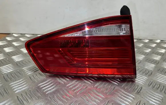 Volkswagen PASSAT B8 Tailgate rear/tail lights 195296