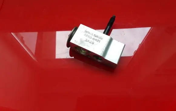 SsangYong Korando Air conditioning (A/C) expansion valve 42530421 3A29
