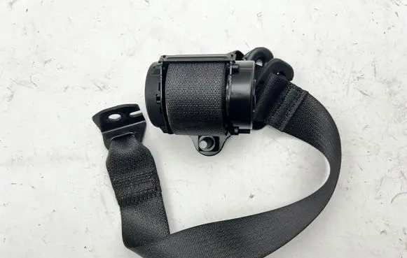 Jeep Grand Cherokee WL Rear seatbelt P6XH95TX7AA