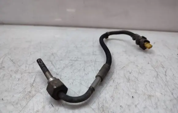 Mercedes-Benz GL X166 Exhaust gas temperature sensor A0019052200