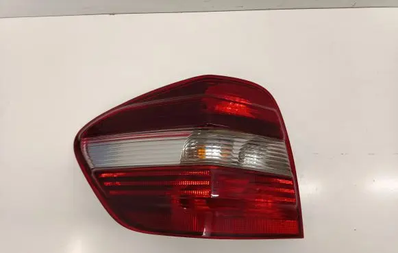 Mercedes-Benz ML W164 Rear/tail lights 22517100L
