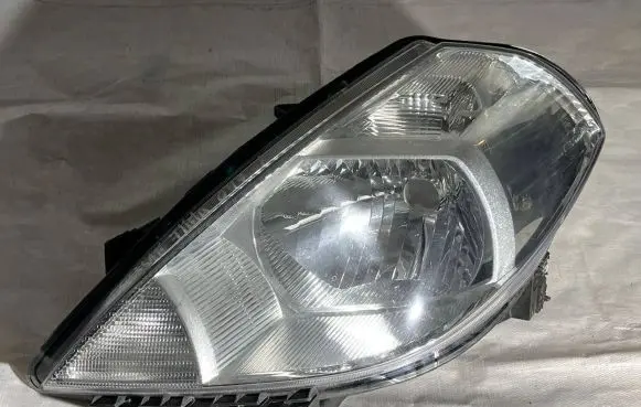 Nissan Tiida C11 Headlight/headlamp