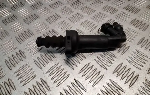 Audi A1 Clutch master cylinder 6R0721261