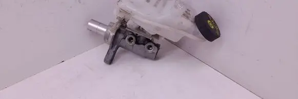 Peugeot 3008 II Master brake cylinder 9807687080