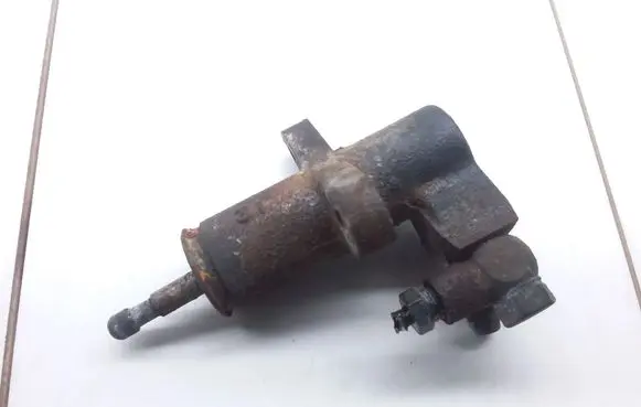 Volvo S40, V40 Clutch slave cylinder 