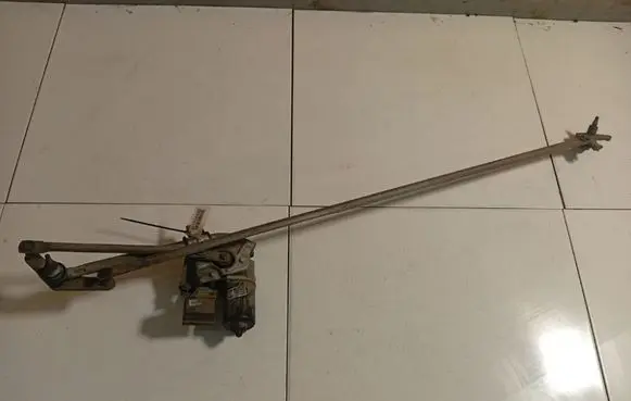 Mercedes-Benz A W168 Front wiper linkage and motor A1688240405
