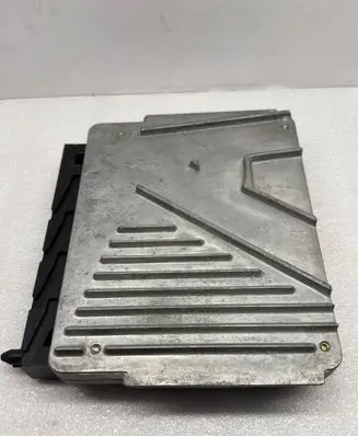Volvo S80 Engine control unit/module MB079700