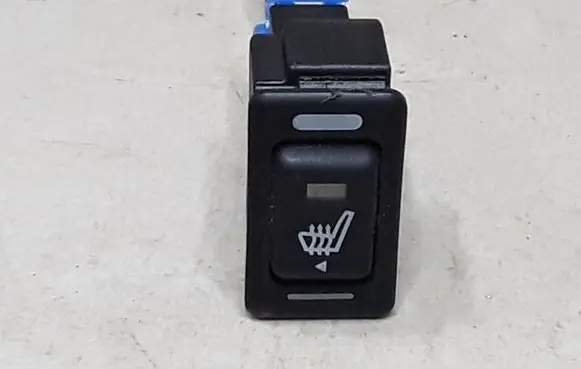 Nissan Primera Seat heating switch 261246