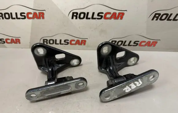Mercedes-Benz CLS C219 Front door upper hinge 