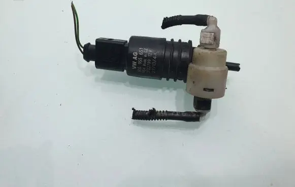 Volkswagen Touareg II Windscreen/windshield washer pump 1K6955651