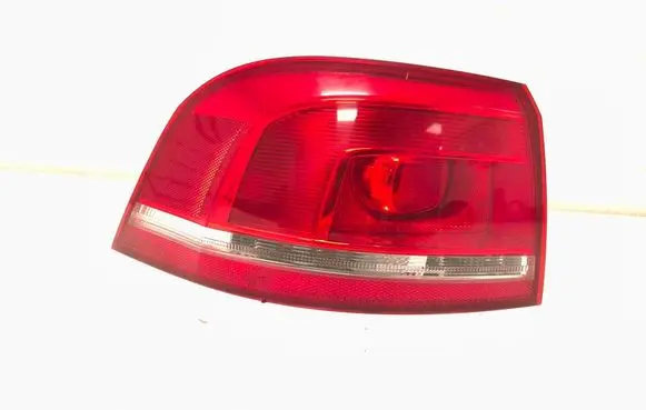 Volkswagen PASSAT B7 Rear/tail lights 3AF945095C