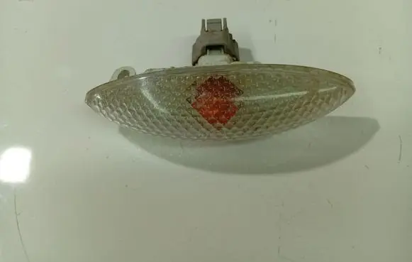 Toyota Yaris Front fender indicator light 