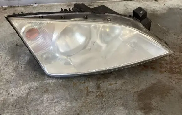 Ford Mondeo Mk III Headlight/headlamp 1S7113005AL 0301174202