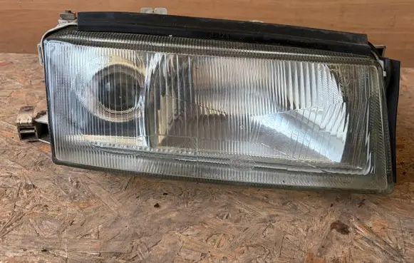 Skoda Octavia Mk1 (1U) Headlight/headlamp 24608600