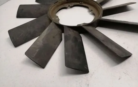 BMW 5 E39 Fan impeller 17233639