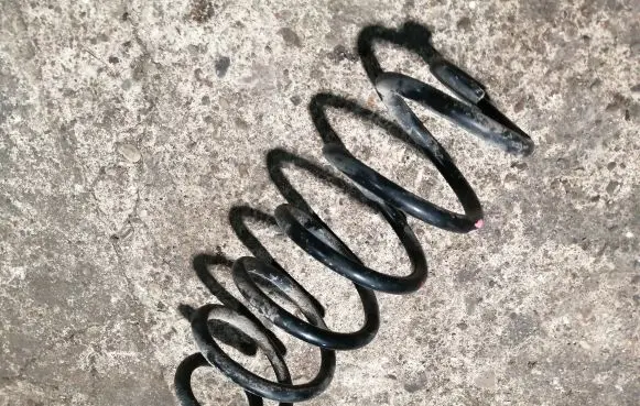 Toyota Verso Rear coil spring