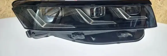 Volkswagen Touareg III Headlight/headlamp 761941082D 3768468