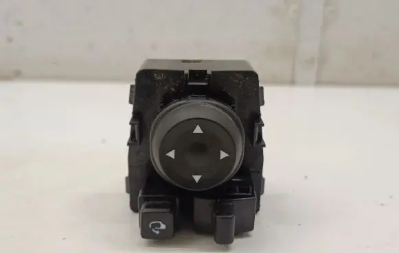 Hyundai Bayon Wing mirror switch 93530BV010